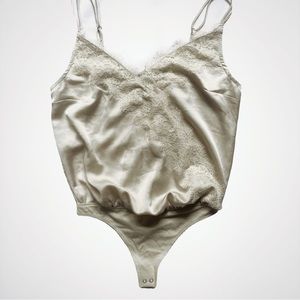 Women’s Sz S Ivory Silky Lacy Abercrombie & Fitch Bodysuit